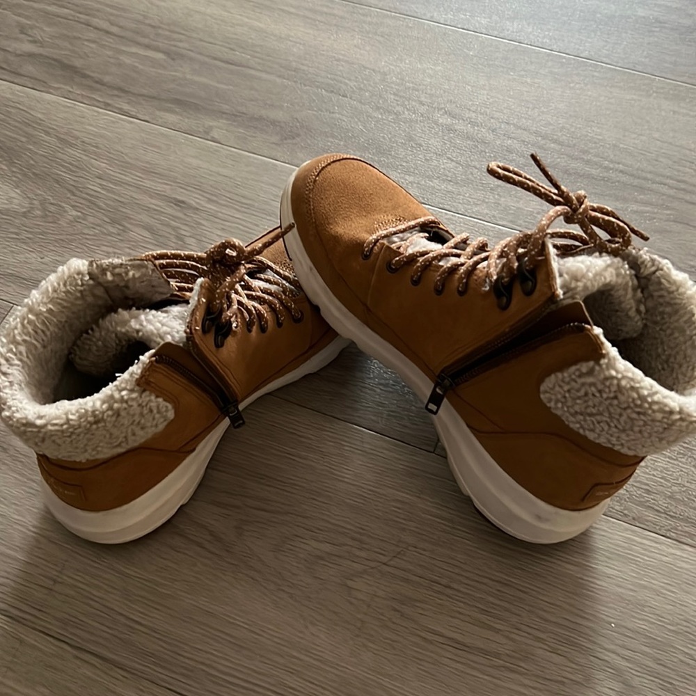 Skechers ultra go boots